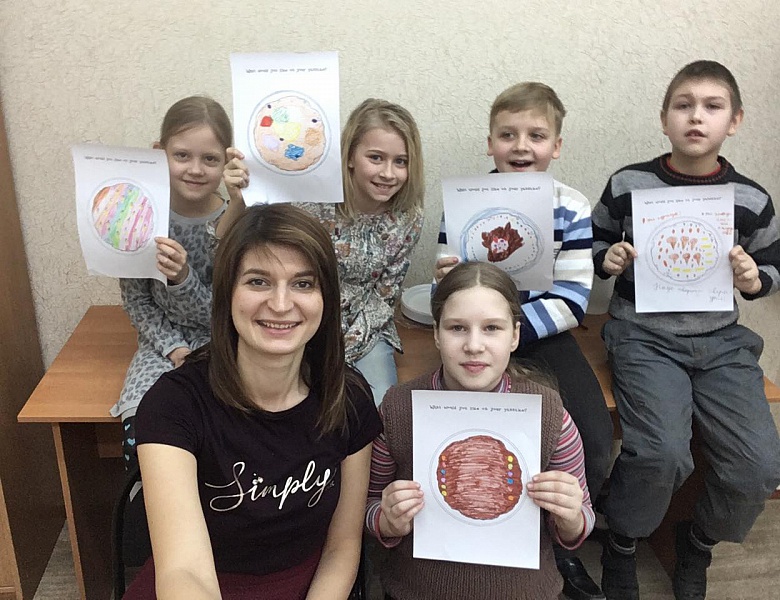 Широкая масленица может быть и в узкой, но дружелюбной компании!