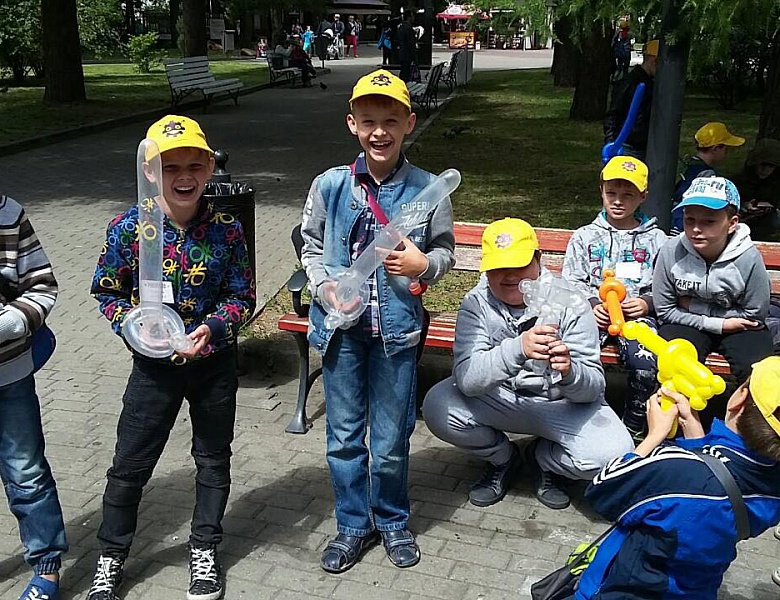 Научный эксперимент по изготовлению жвачки. Лагерь "РоботИкс"