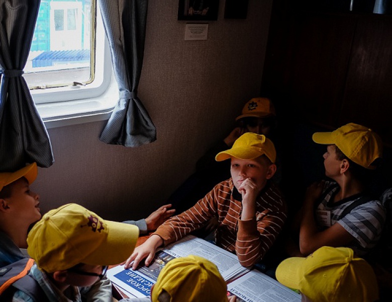 Ребята из «РоботИкс» посетили маяк «Ирбенский» в Музее Мирового океана.