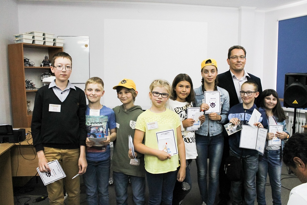 22 июня состоялся выпускной первой смены лагерей «РоботИкс» и «Косморобо». 