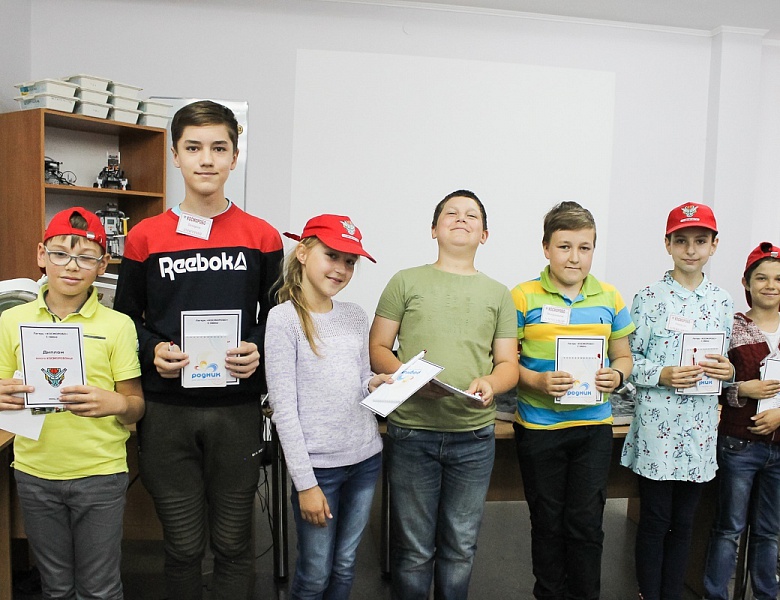 22 июня состоялся выпускной первой смены лагерей «РоботИкс» и «Косморобо». 