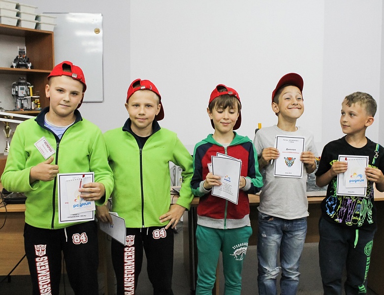 22 июня состоялся выпускной первой смены лагерей «РоботИкс» и «Косморобо». 