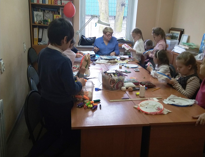 Почему дверь моего кабинета открыта?