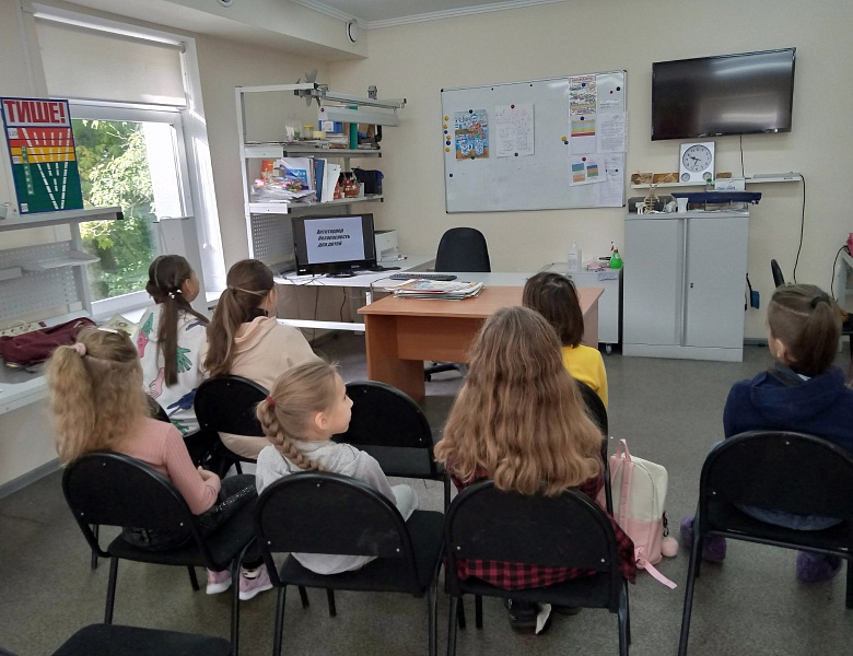 «Уметь, предвидеть, защитить»: в Доме детского творчества «Родник» прошла Неделя антитеррористической безопасности.