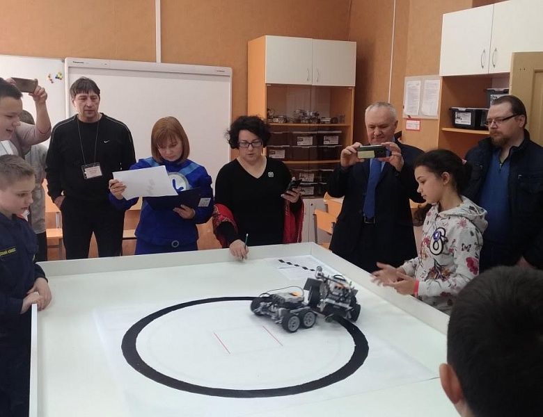 Первое место за нами 