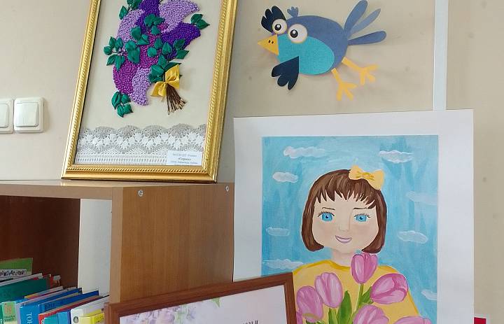 Выставка "Цветочное настроение"совместно с библиотекой им. А.П. Соболева