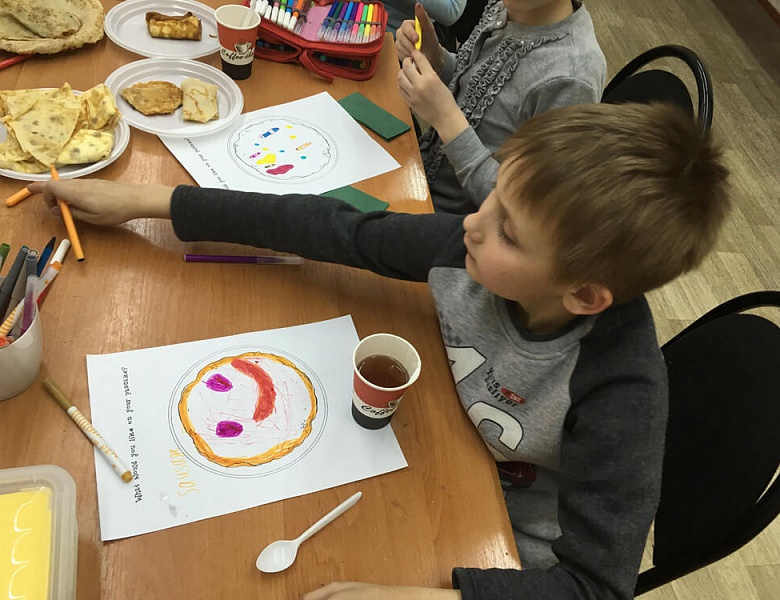 Широкая масленица может быть и в узкой, но дружелюбной компании!