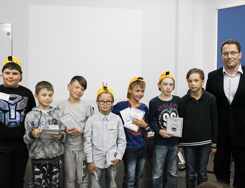 22 июня состоялся выпускной первой смены лагерей «РоботИкс» и «Косморобо». 