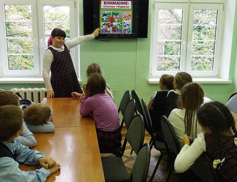 «Уметь, предвидеть, защитить»: в Доме детского творчества «Родник» прошла Неделя антитеррористической безопасности.