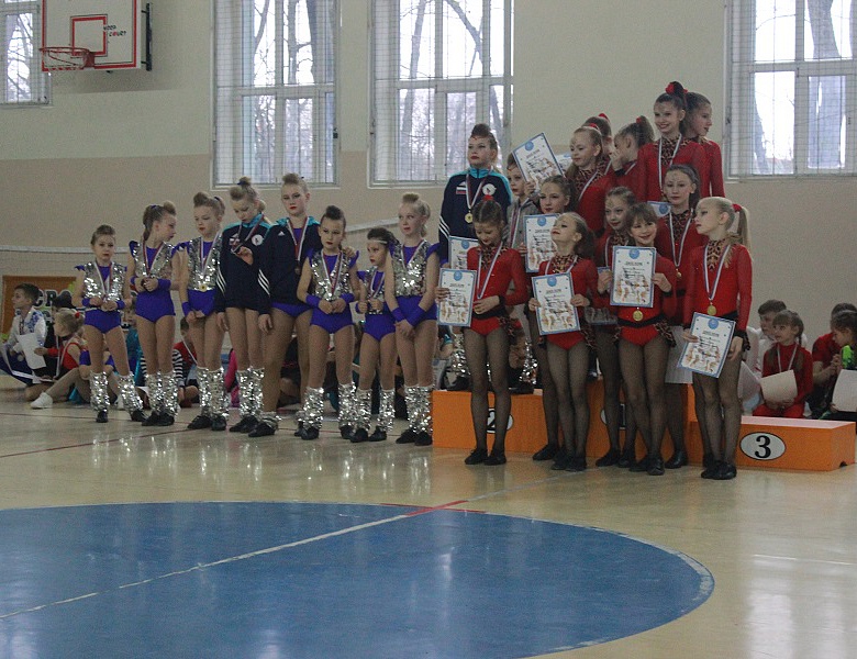 Соревнования по акробатическому рок-н-роллу.