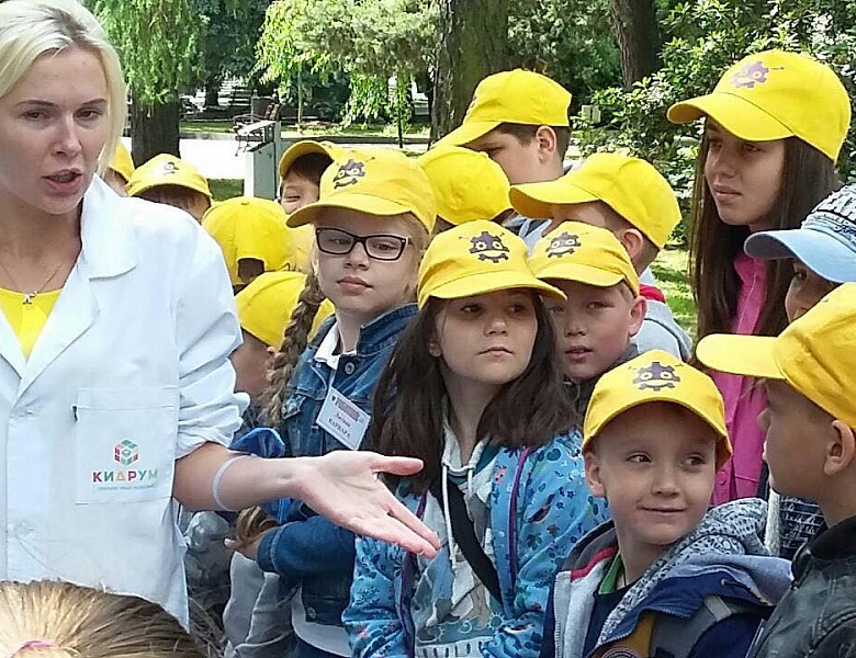 Научный эксперимент по изготовлению жвачки. Лагерь "РоботИкс"