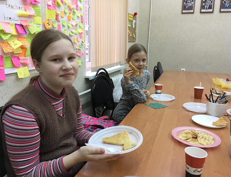 Широкая масленица может быть и в узкой, но дружелюбной компании!