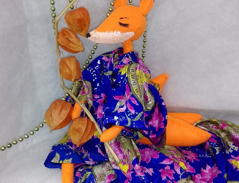 15 декабря в детской библиотеке им. А.П. Соболева открылась выставка "Лисьи сказки"