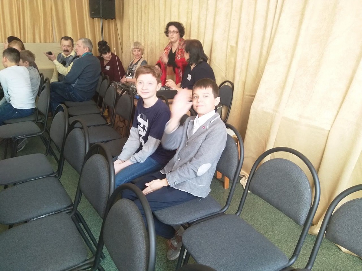 Первое место за нами 